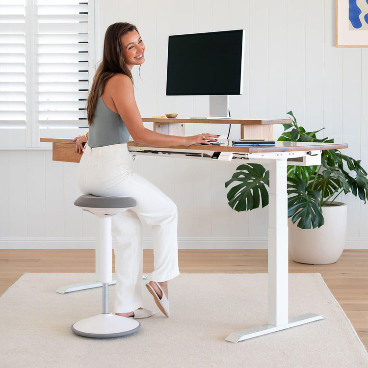 Desky sit stand motion stool