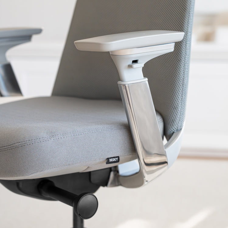 Desky Pinnacle Executive Office Chair